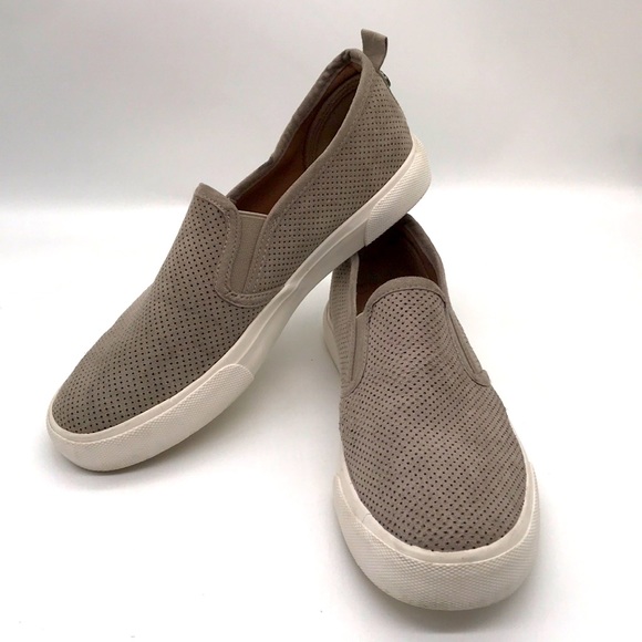 Tommy Bahama Shoes - Tommy Bahama’s Slip-on Women’s Shoes 7.5 size